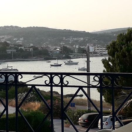 The Swan And The Gull, Porto Rafti Yacht Harbor Apartment Экстерьер фото