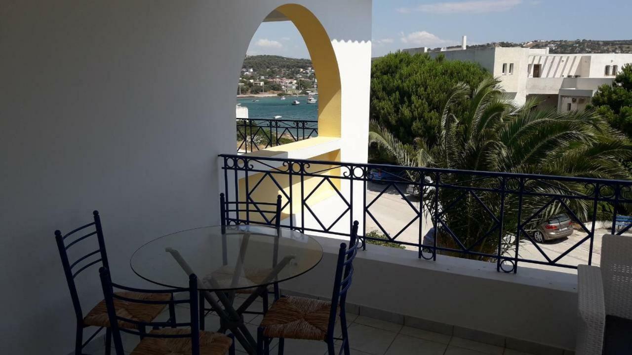 The Swan And The Gull, Porto Rafti Yacht Harbor Apartment Экстерьер фото
