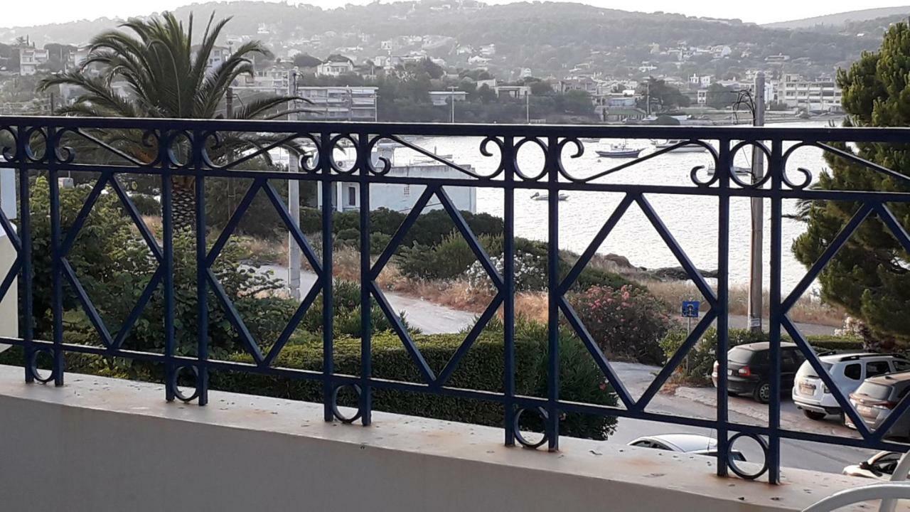 The Swan And The Gull, Porto Rafti Yacht Harbor Apartment Экстерьер фото
